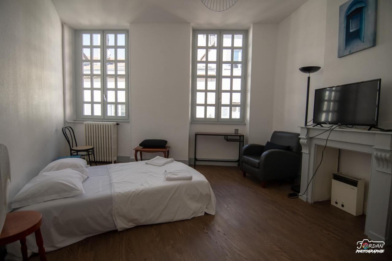 Hyper Centre - 3 Chambres - Gare - Wifi - Cosy Bourg-en-Bresse Bagian luar foto